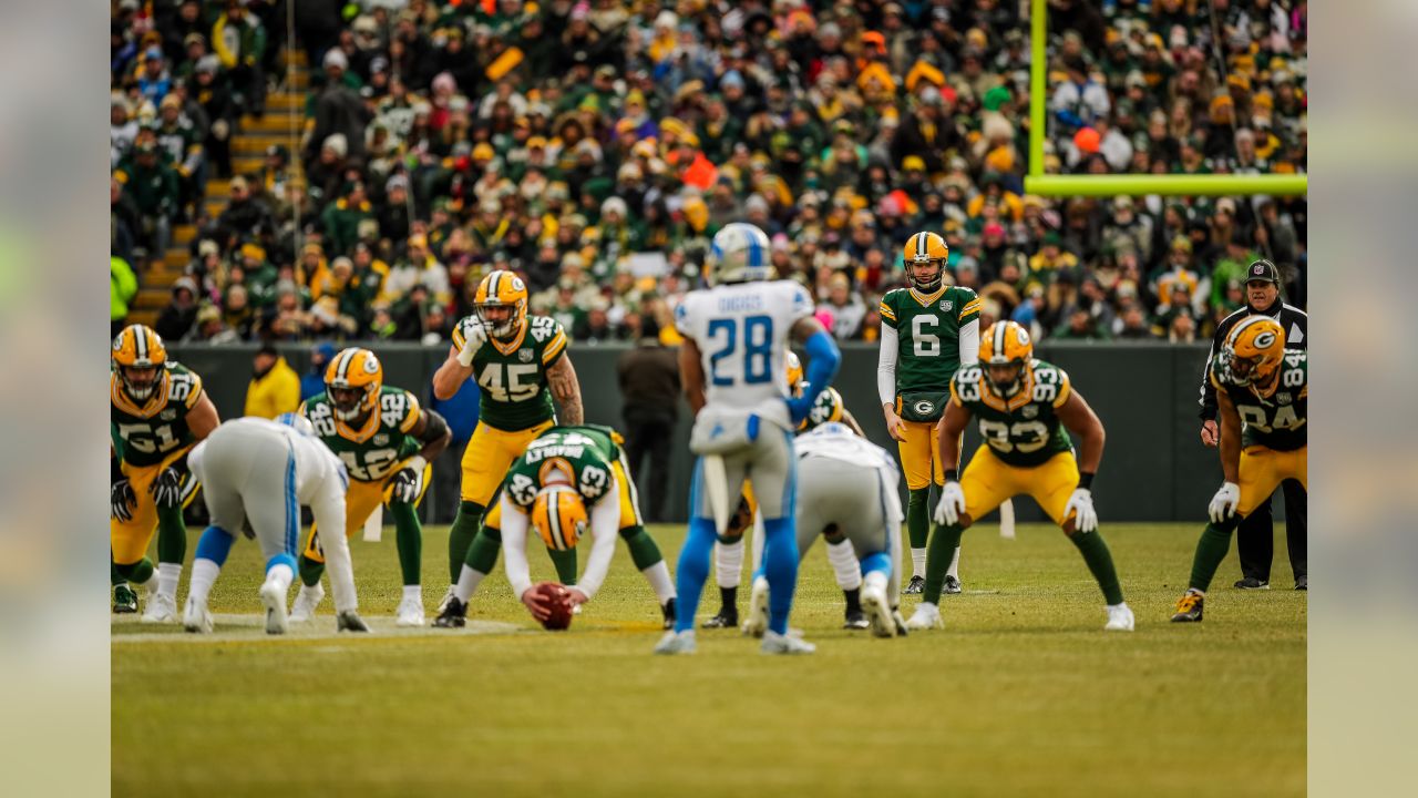 Playoff Hopes for Packers, Dolphins on Diverging Paths