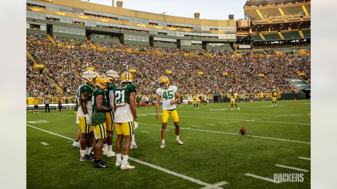 Photos: Packers Family Night shines under the lights at Lambeau Field