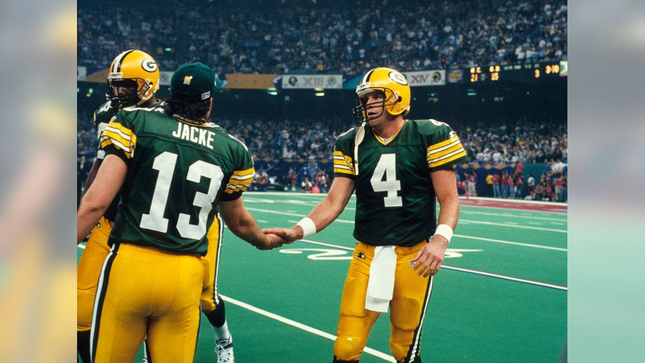 Brett Favre of the Green Bay Packers during Super Bowl XXXI at the New  Orleans Superdome in New Orleans, LA USA Stock Photo - Alamy