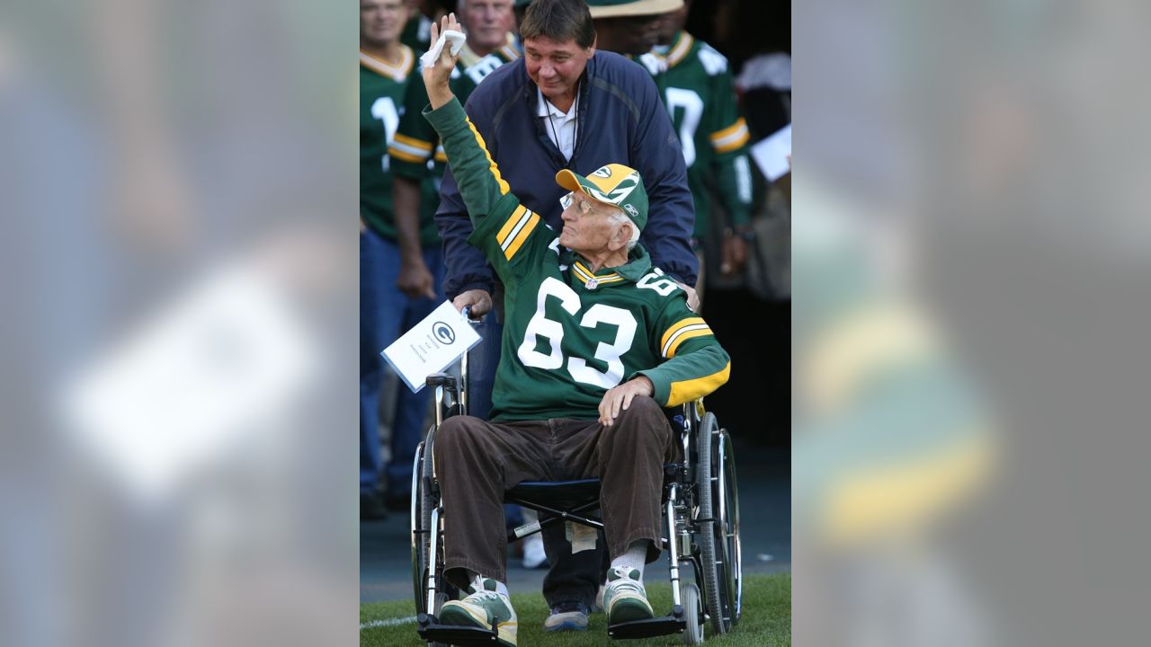 Fuzzy Thurston, Big Broom in the Packers' Great Sweep Play, Dies at 80 -  The New York Times