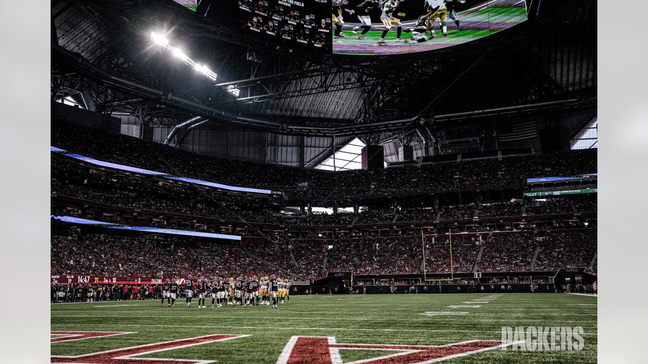 Green Bay Packers vs Atlanta Falcons game photos from Mercedes-Benz Stadium