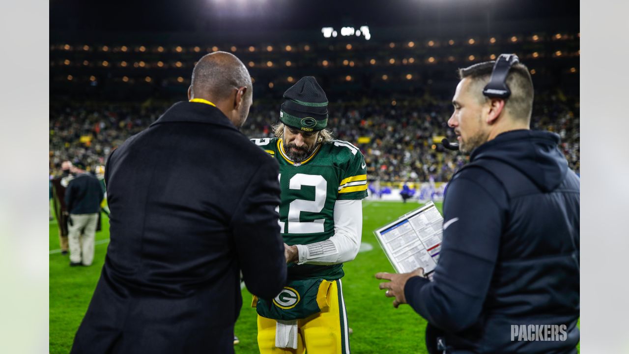 Charles Woodson honored during halftime of Packers game