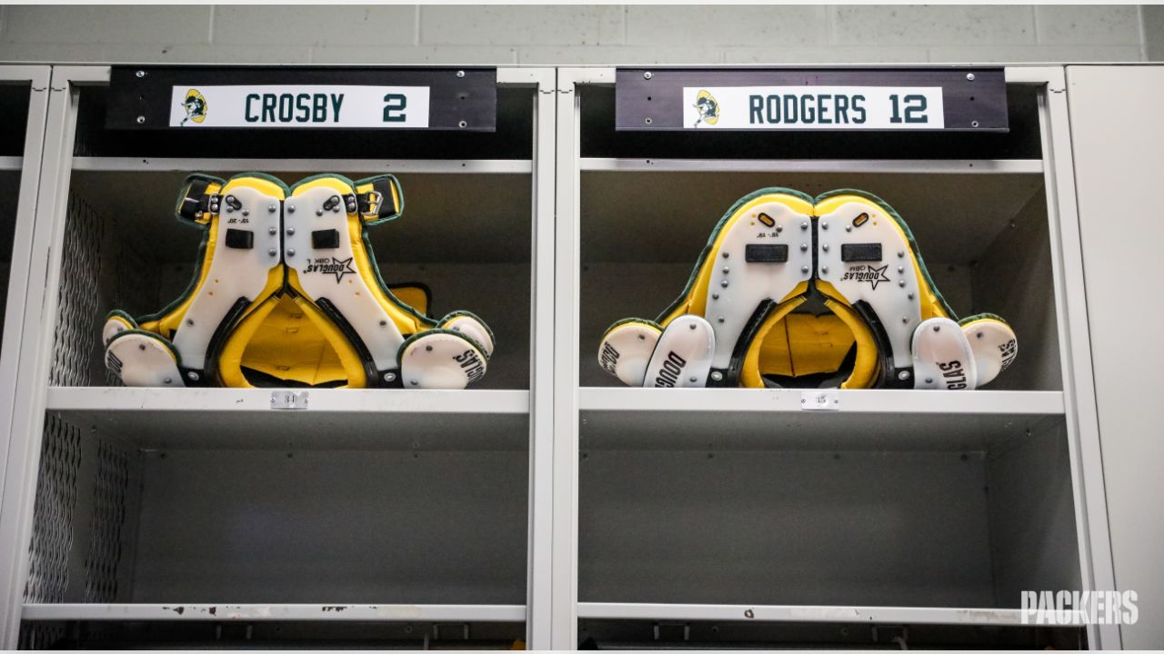 Behind-the-scenes look inside the Packers' locker room in Minnesota