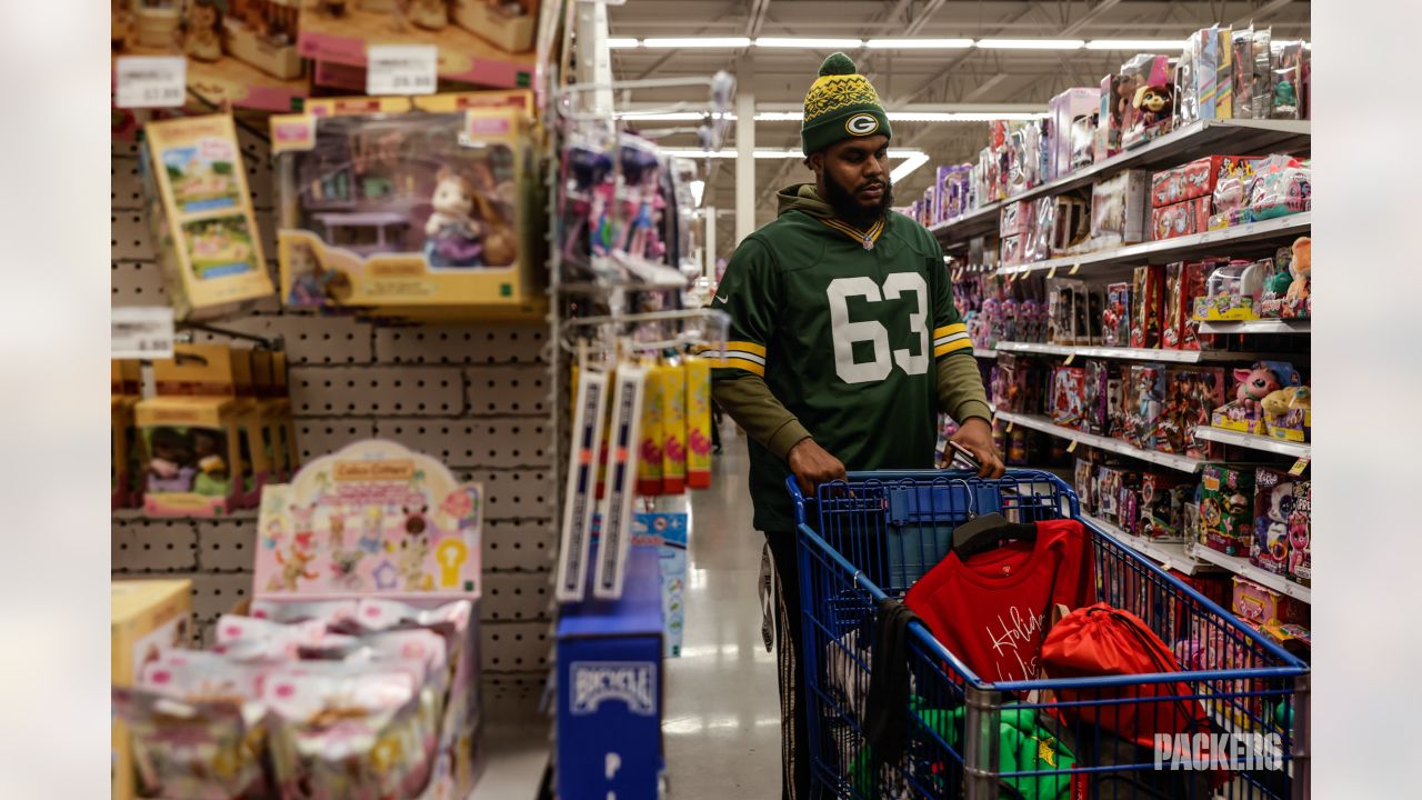 Photos: Packers players shop with kids from Pals Program at Meijer