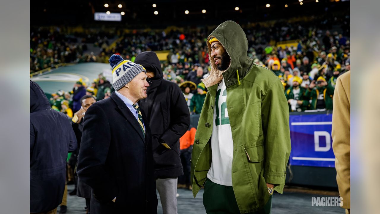 Photos: Anthony Davis, Lil Wayne attend Packers-Seahawks game at Lambeau  Field