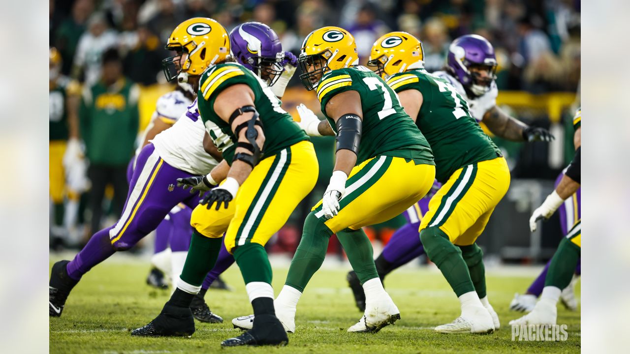 Green Bay Packers vs Minnesota Vikings Week 17 NFL game photos