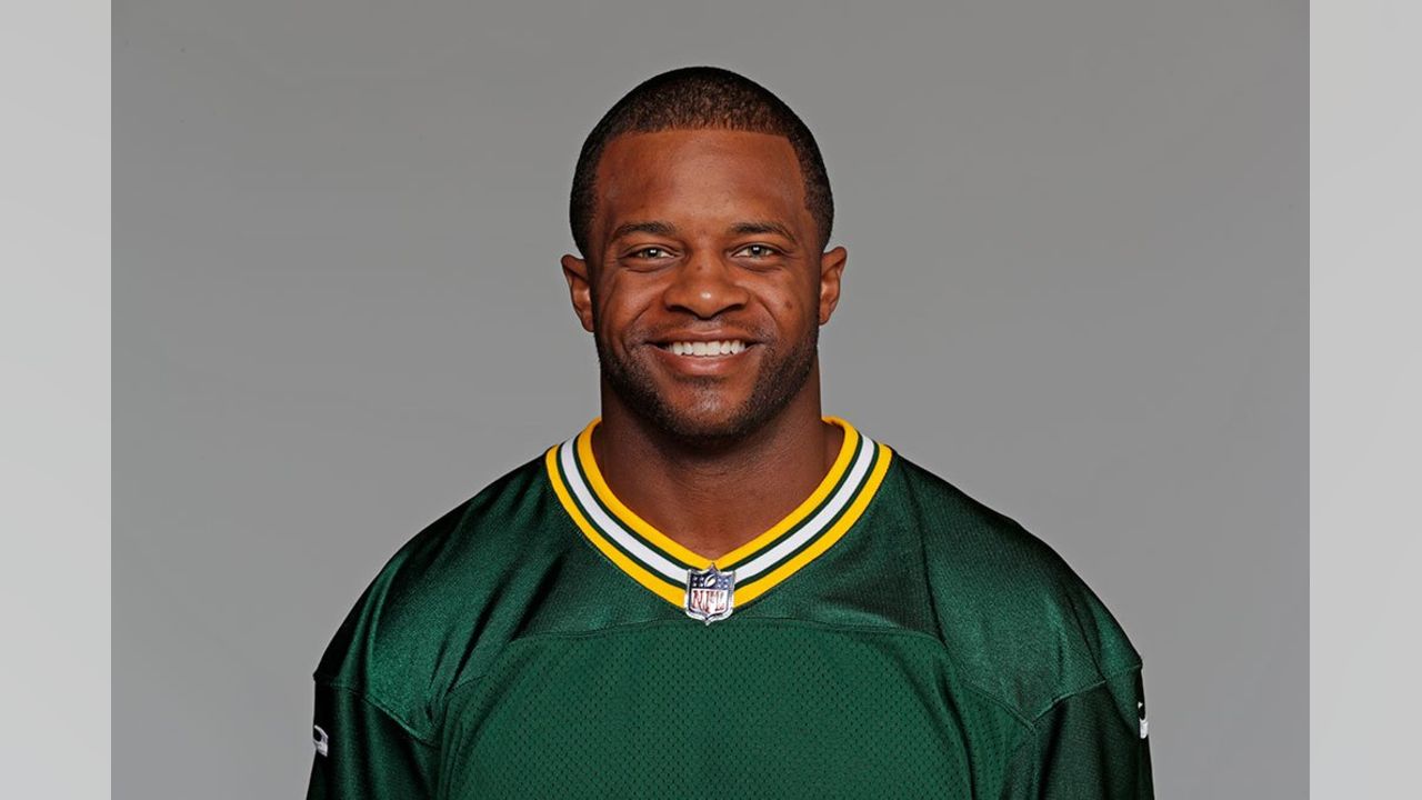 Randall Cobb's Lambeau Leap leaves him with ketchup-stained jersey