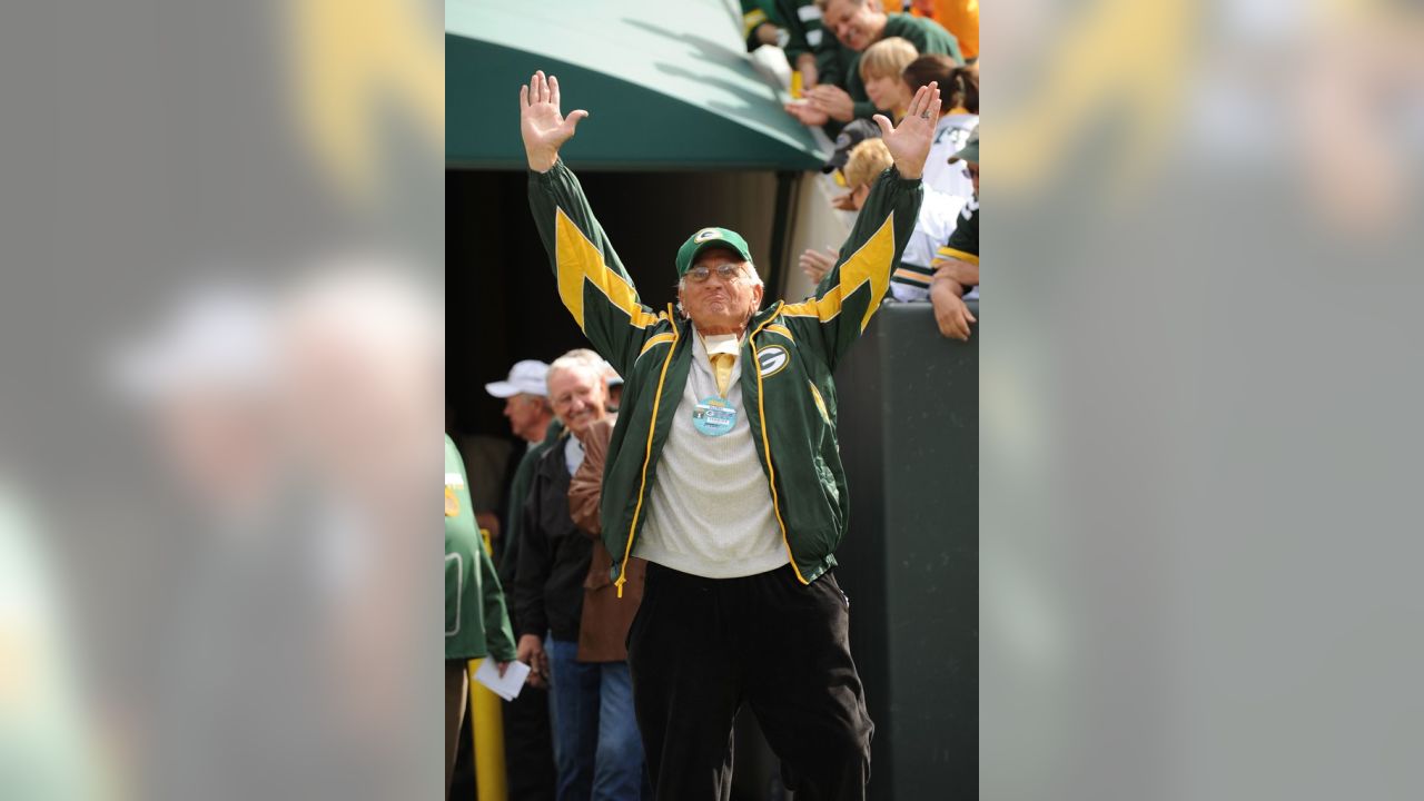 Fuzzy Thurston, Big Broom in the Packers' Great Sweep Play, Dies at 80 -  The New York Times