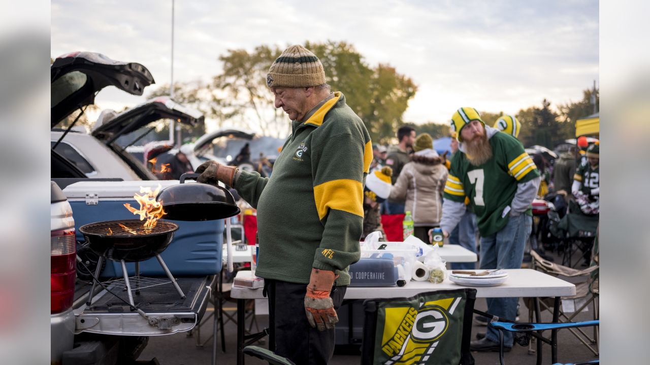 Green Bay Packers on X: Stop by the @Carmex booth tomorrow before