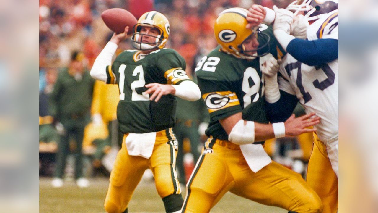 Throwback: Best photos in Packers-Vikings history