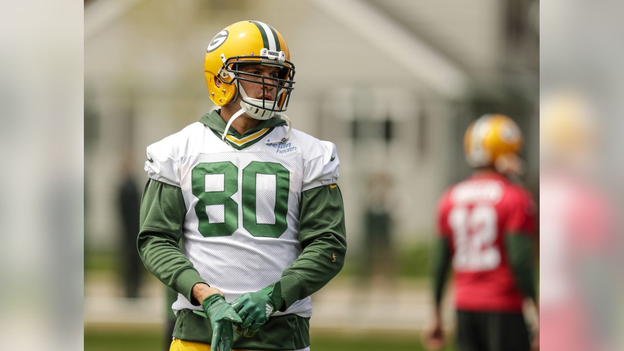 Green Bay Packers' Jimmy Graham runs a drill during NFL football training  camp Thursday, July 26, 2018, in Green Bay, Wis. (AP Photo/Morry Gash Stock  Photo - Alamy