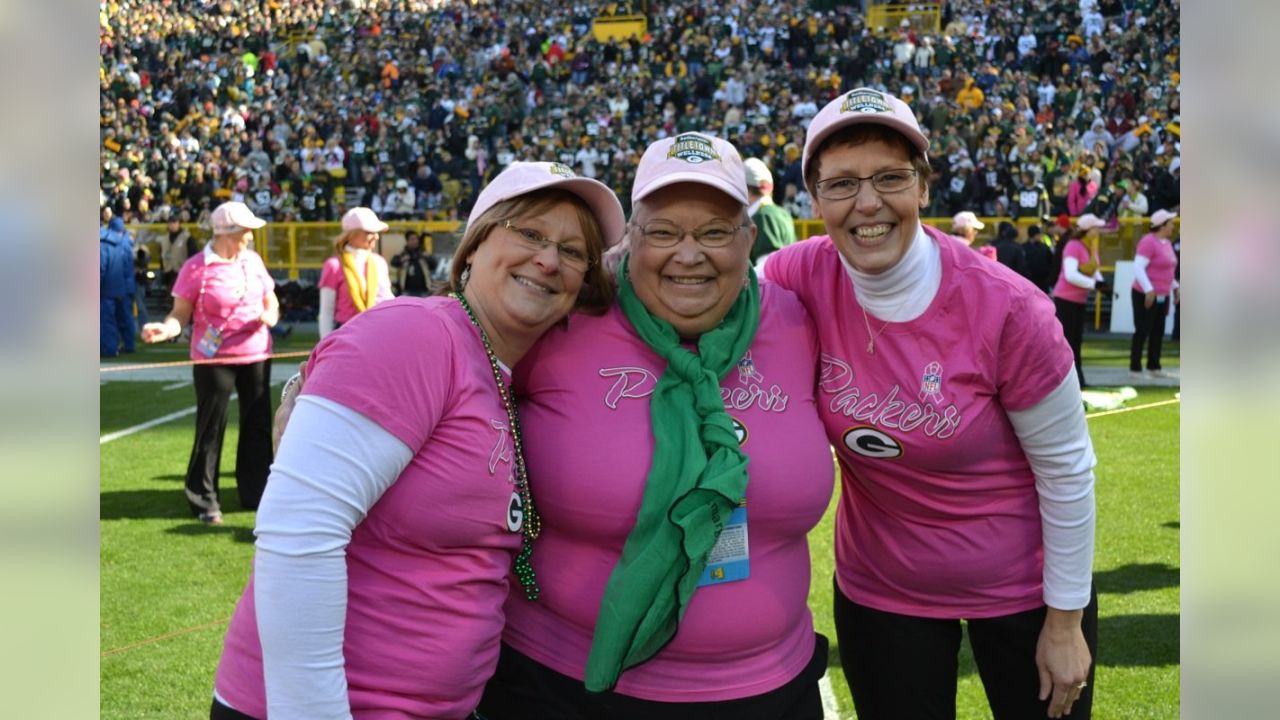 Packers recognize breast cancer awareness