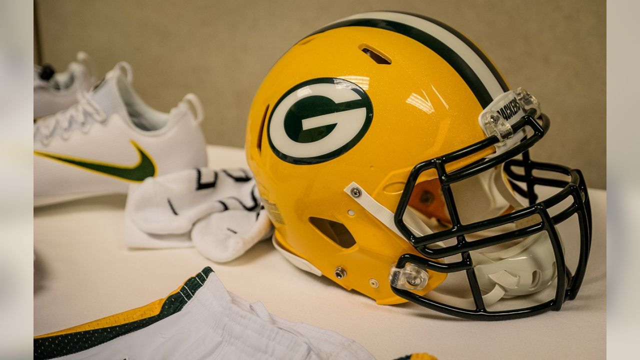Packers Color Rush Uniforms: Green Bay reveals all-white unis for Bears  game - Acme Packing Company