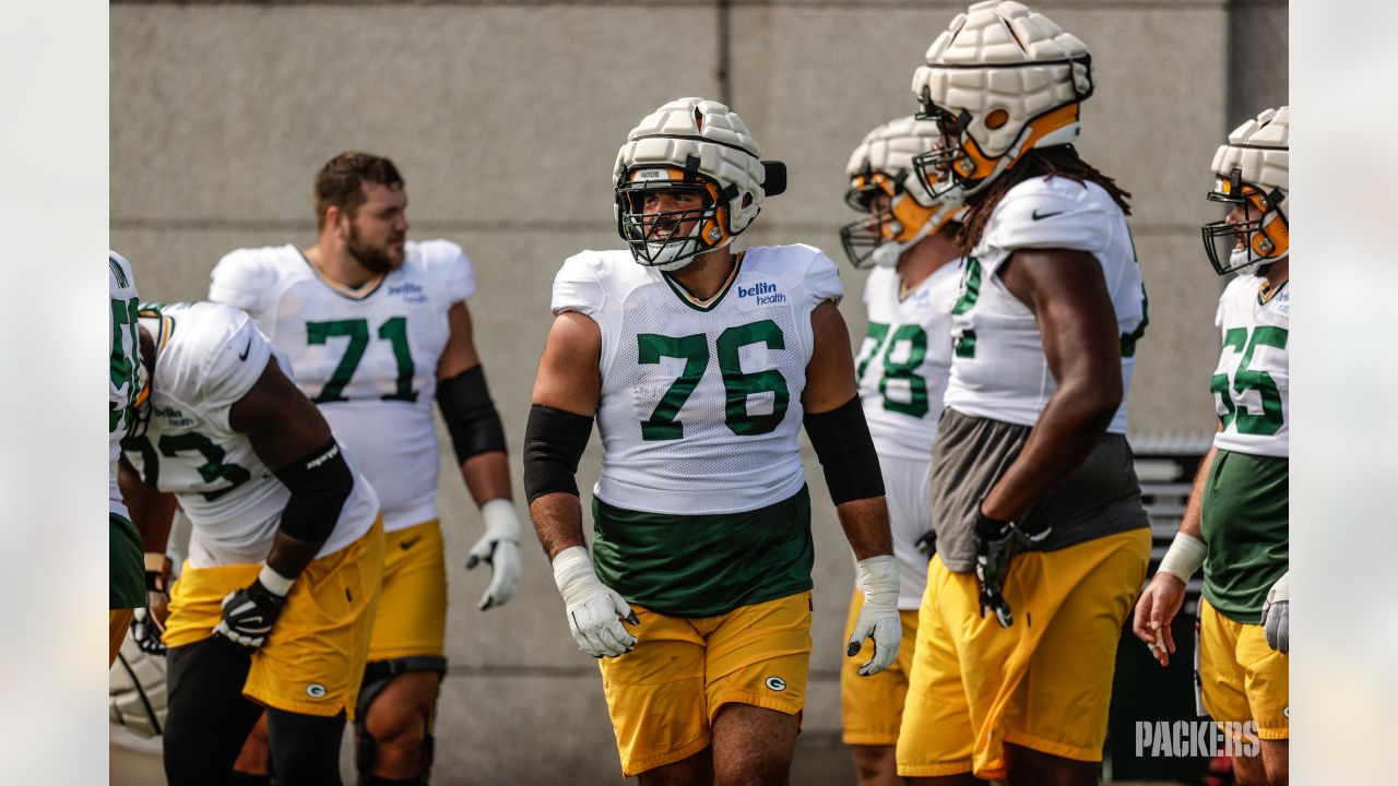 Green Bay Packers' Robert Tonyan runs a drill at the NFL football team's  practice field training camp Tuesday, May 31, 2022, in Green Bay, Wis. (AP  Photo/Morry Gash Stock Photo - Alamy