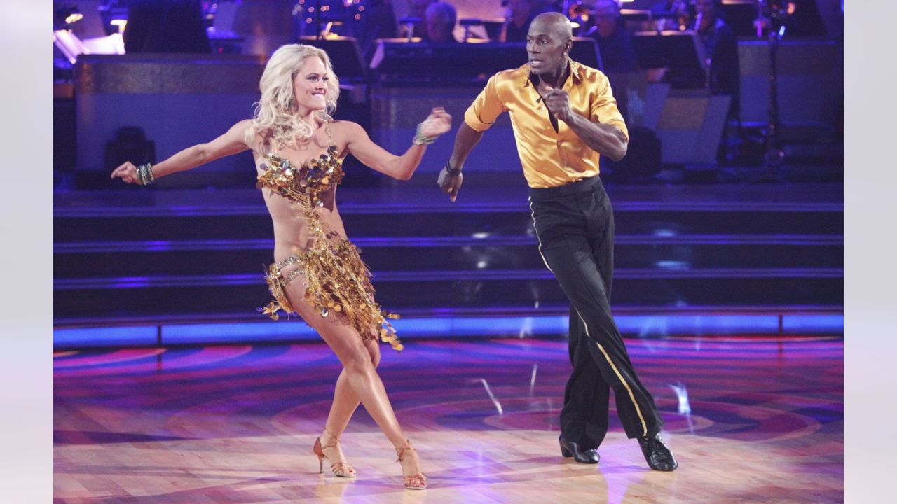 Driver scores three 7 s with first dance on DWTS