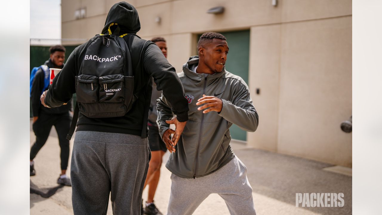 Packers rookies arrive at Lambeau Field, get outfitted by equipment staff