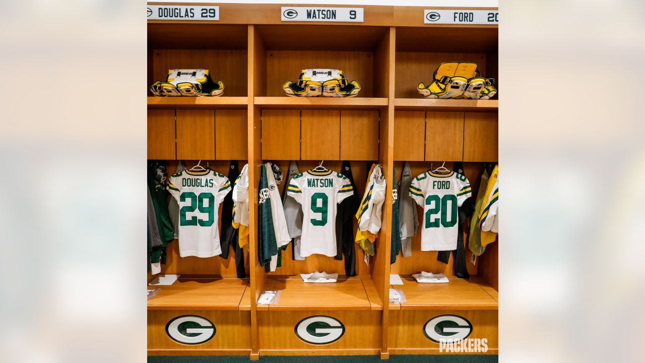 Behind the scenes: Packers' white-out uniforms ready for Titans game