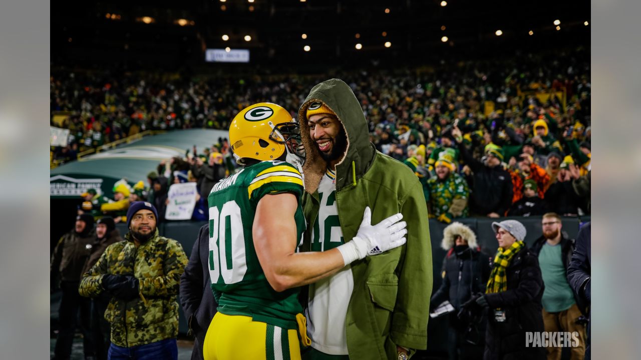 Lil Wayne Leads Green Bay Packers On The Field Against Detroit