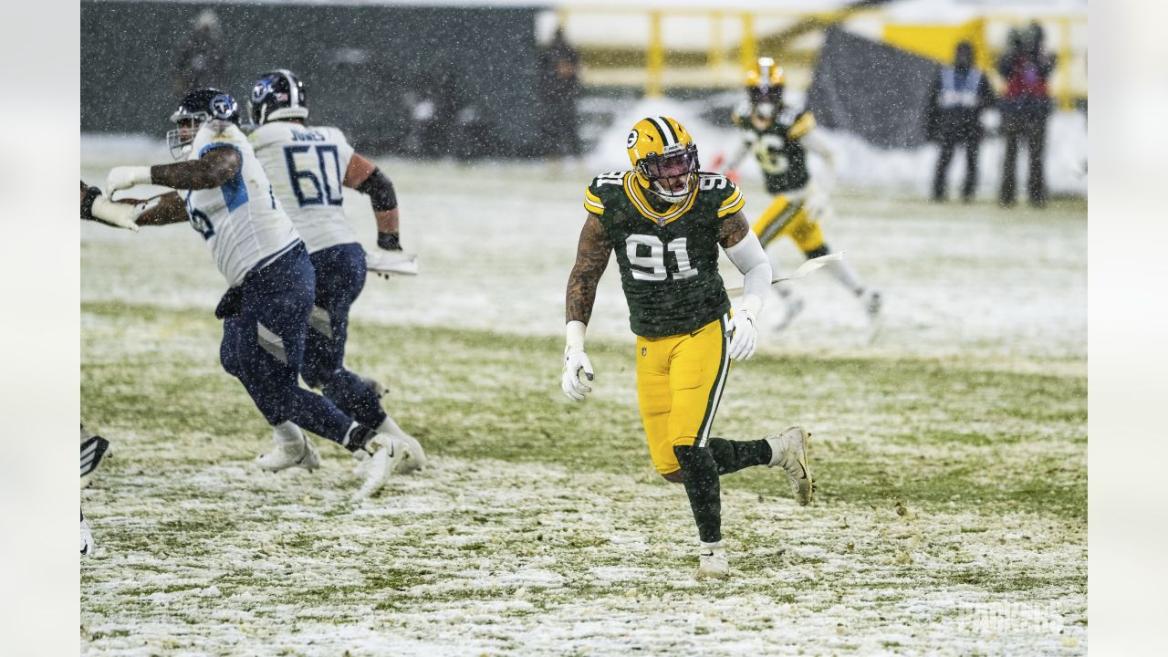 LIVE BLOG: Packers defeat Titans 40-14 at snowy Lambeau Field