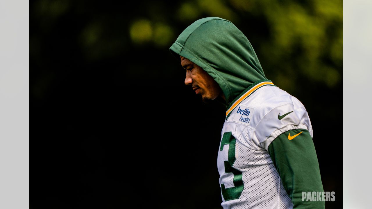 After landing in London, Packers get acclimated to their new surroundings