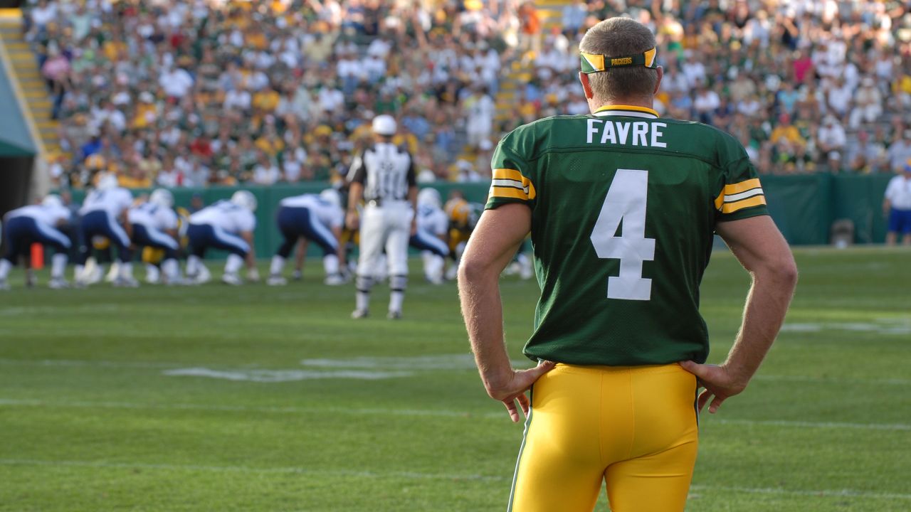 Green Bay Packers - Brett Favre Welcome Home Hall of Fame NFL T-Shirt ::  FansMania