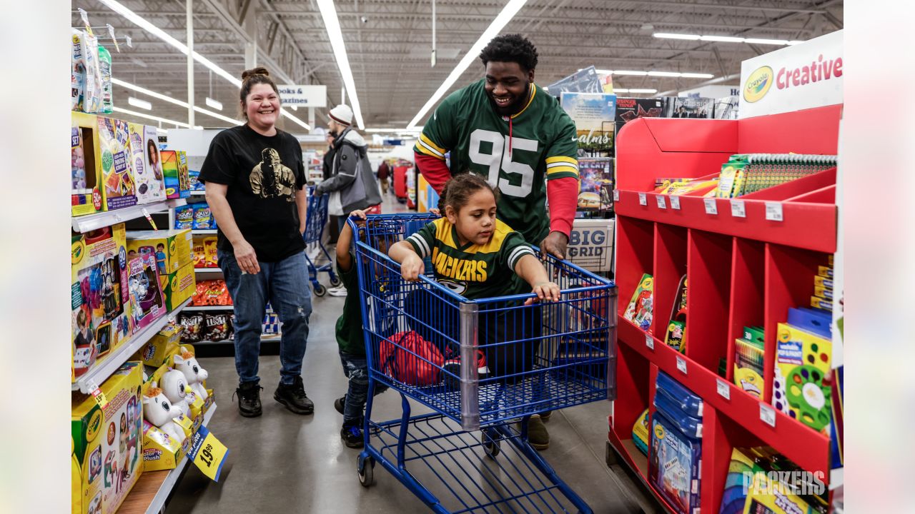 P&G, NFL and Meijer Team Up For Outsized In-Store SB Promotion 02