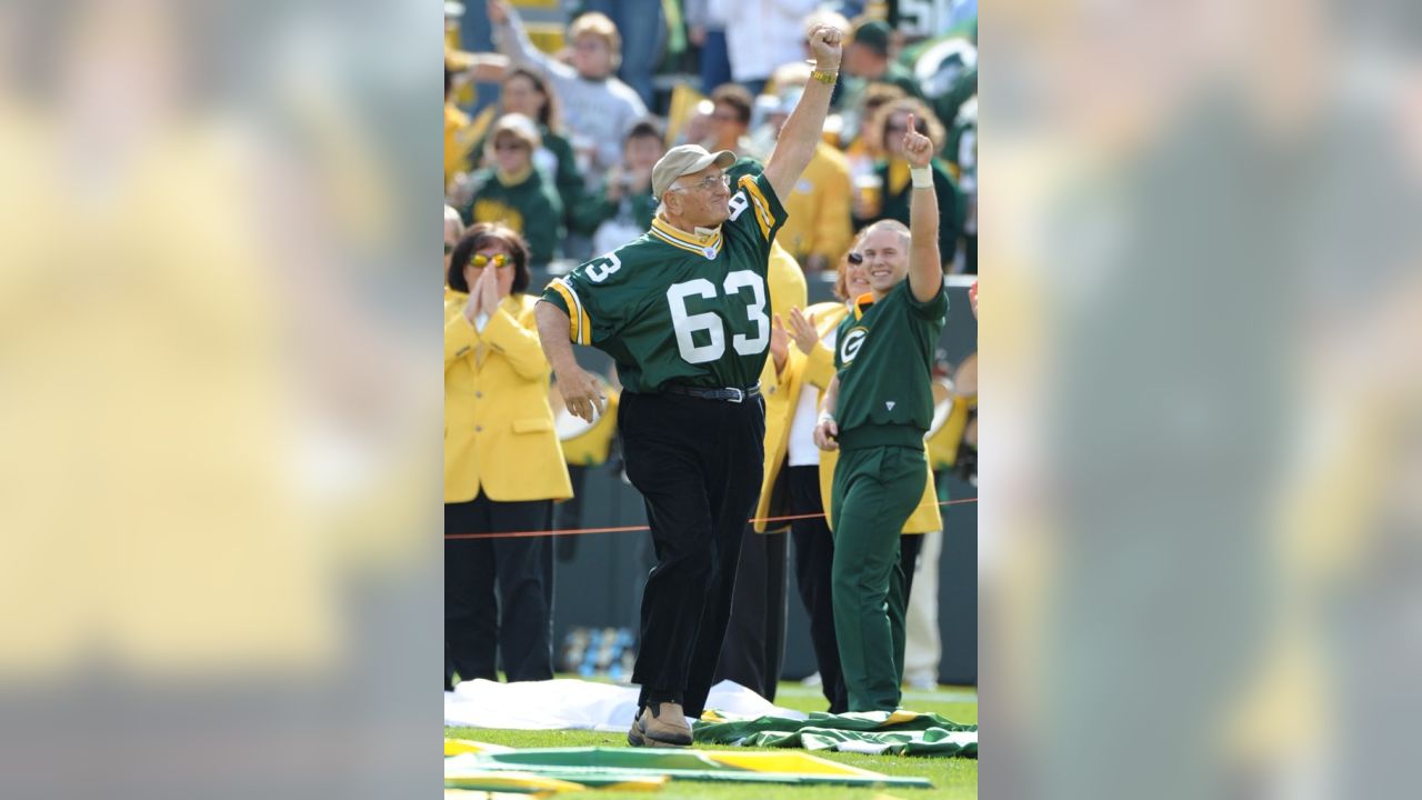 Fuzzy Thurston, offensive lineman for 1960s Packers, dies at age