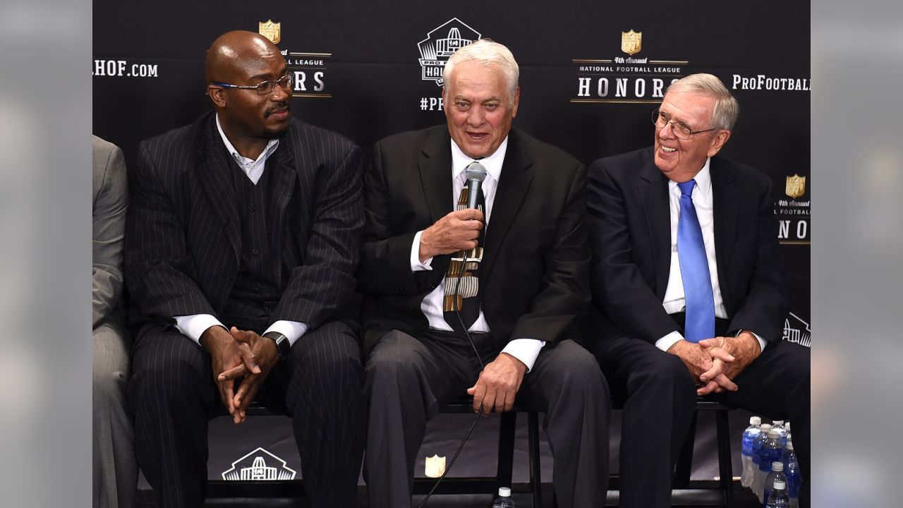 Ron Wolf Enters Pro Football HOF - video Dailymotion