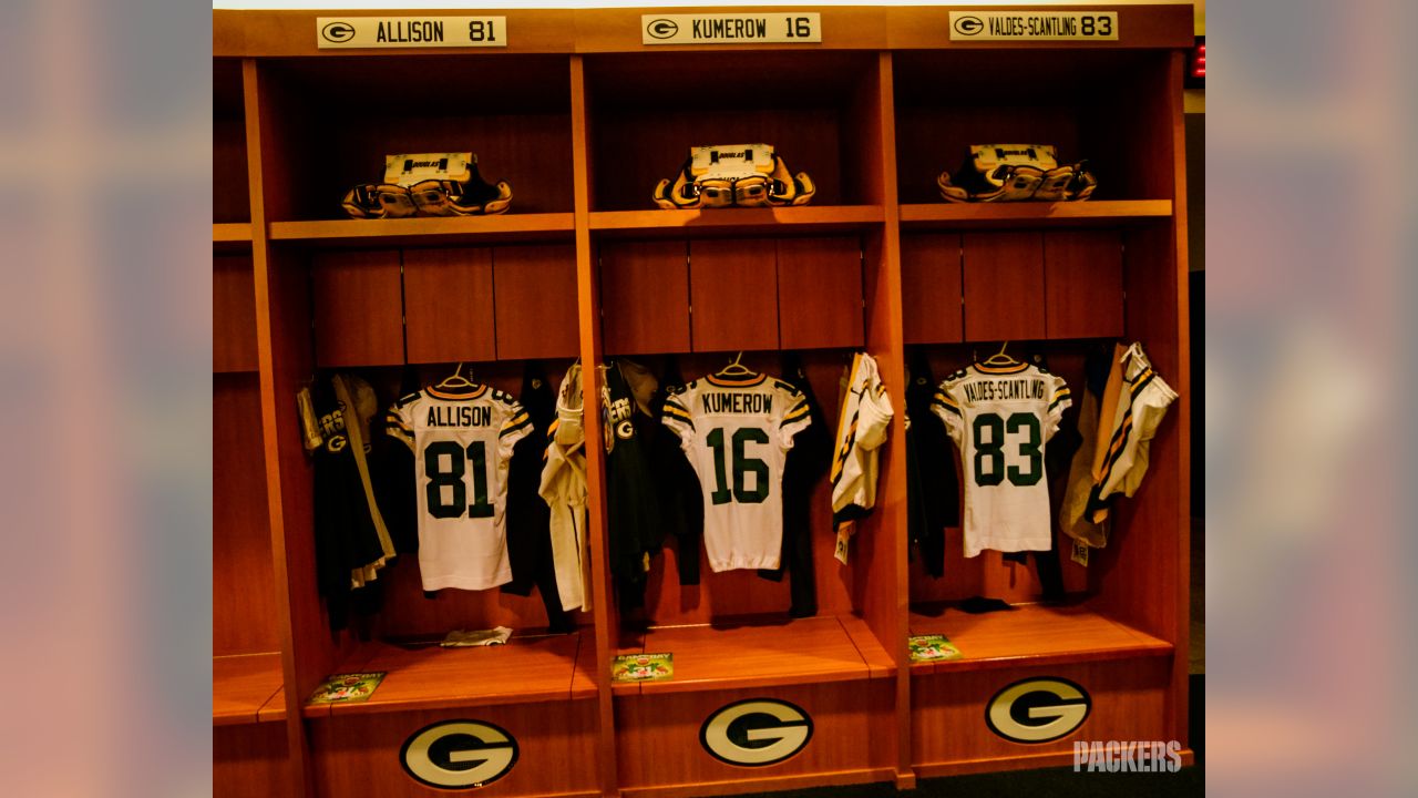 Lions will wear the all-white uniforms in Green Bay