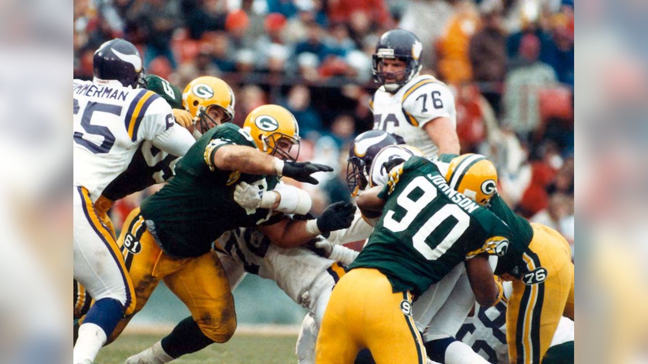 Throwback: Best photos in Packers-Vikings history