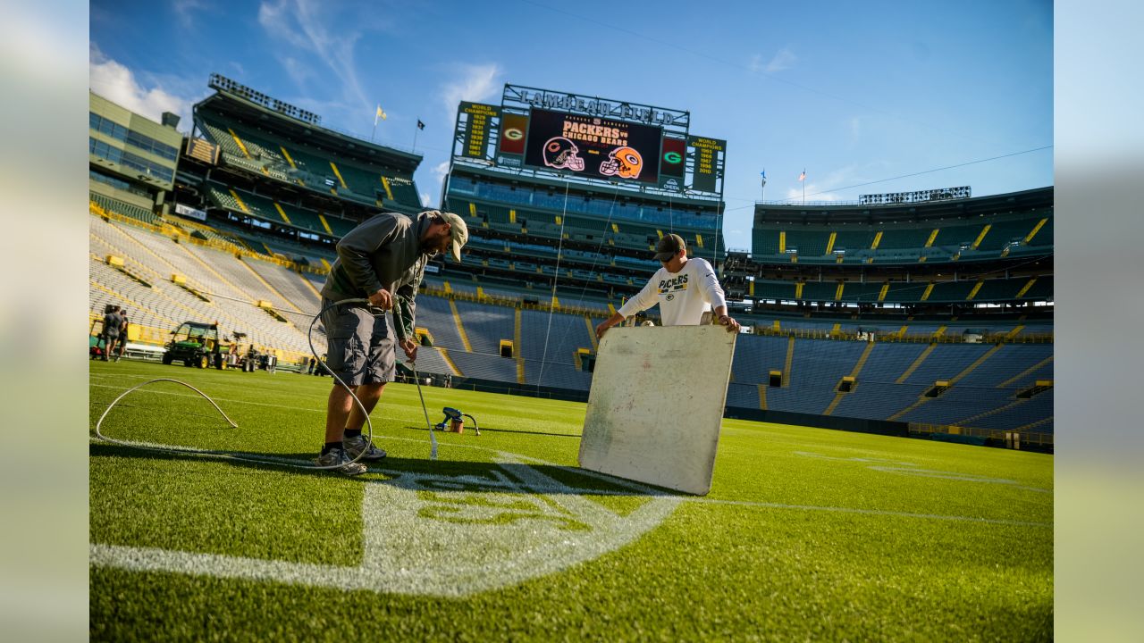 Green Bay Packers: Lambeau Field Endzone View Mural - Officially Licen