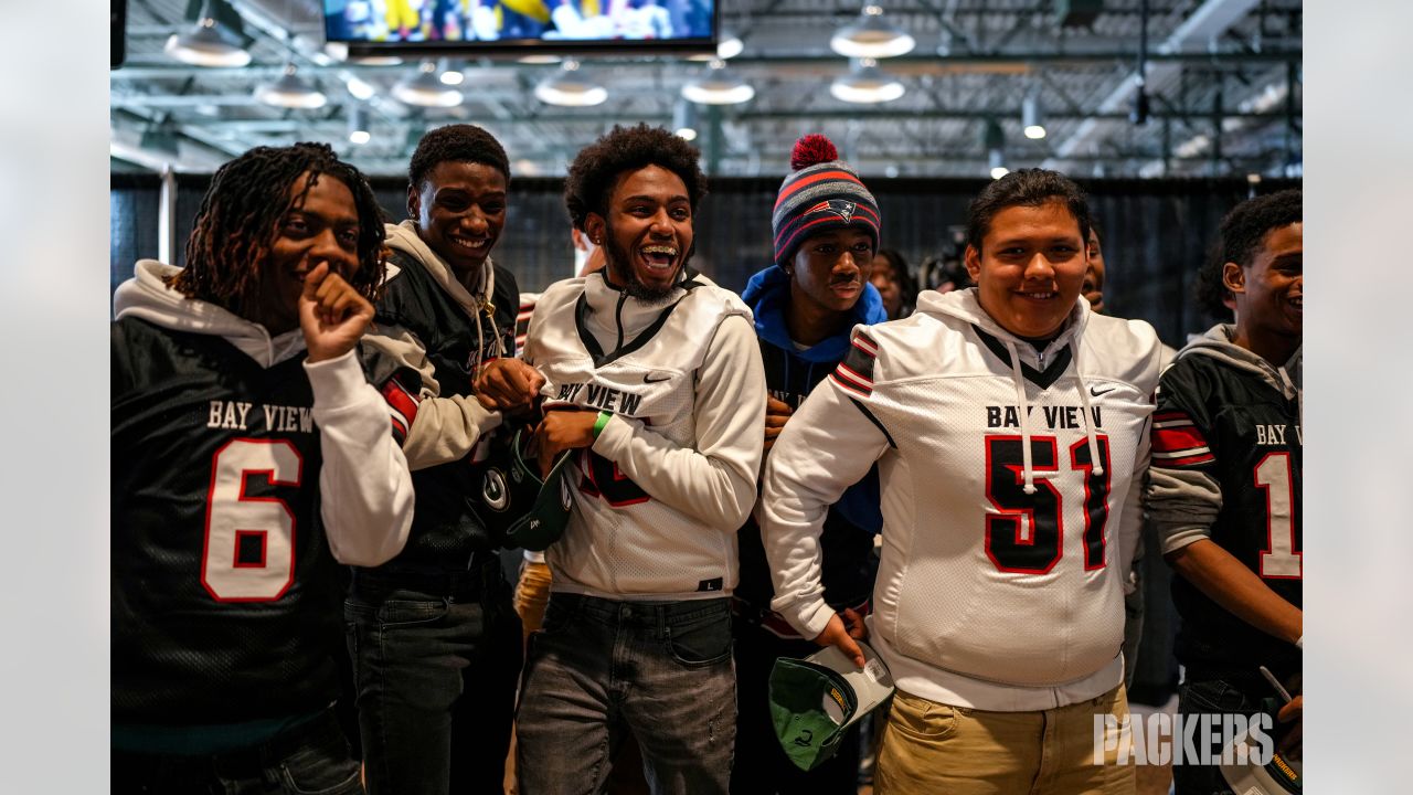 Packers, American Family Insurance donate new Xenith helmets to 10 high  school football teams In Wisconsin