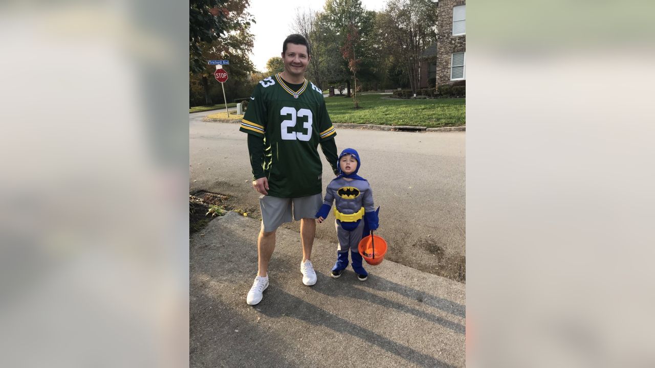 Packers fans dress up for Halloween