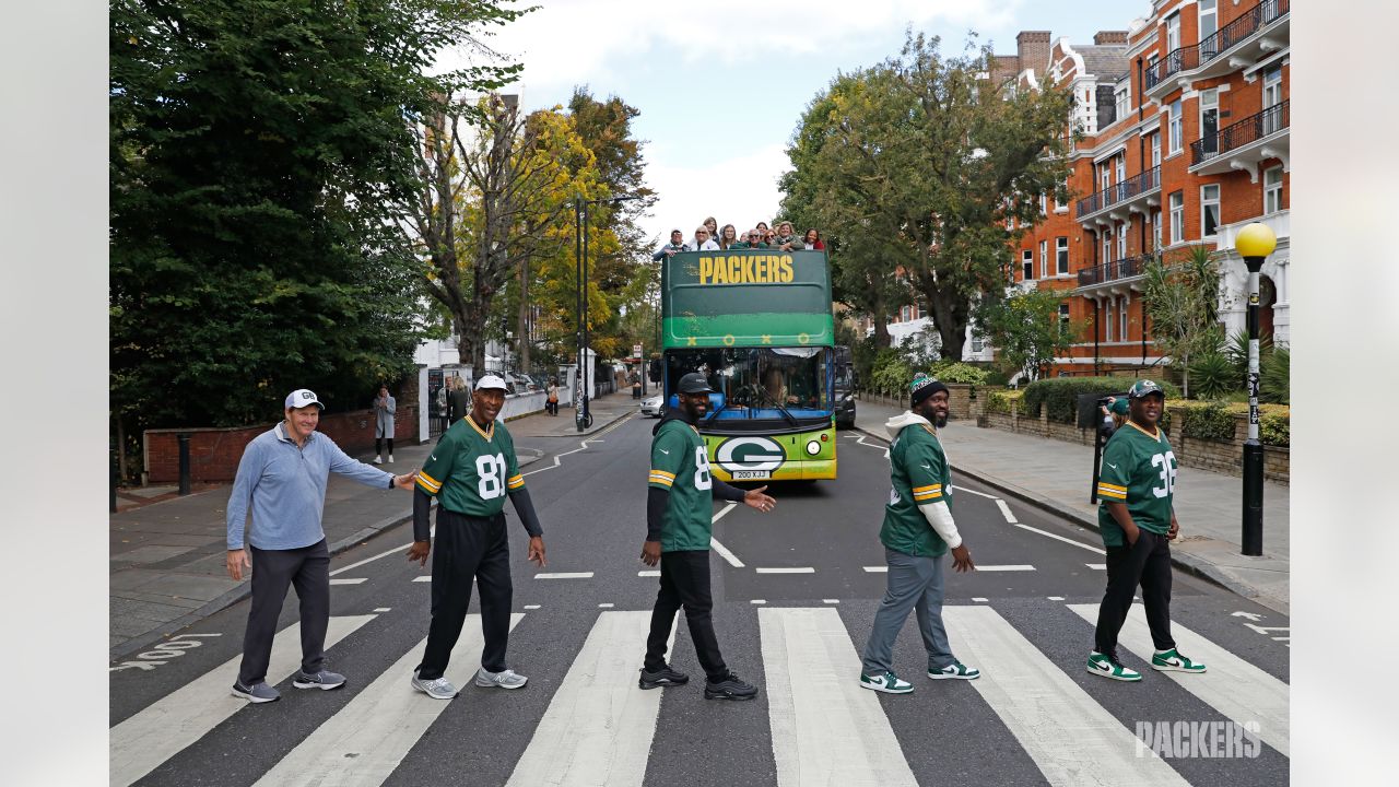 NFL Pittsburgh Steelers The Beatle Abbey Road Walk Sweatshirt