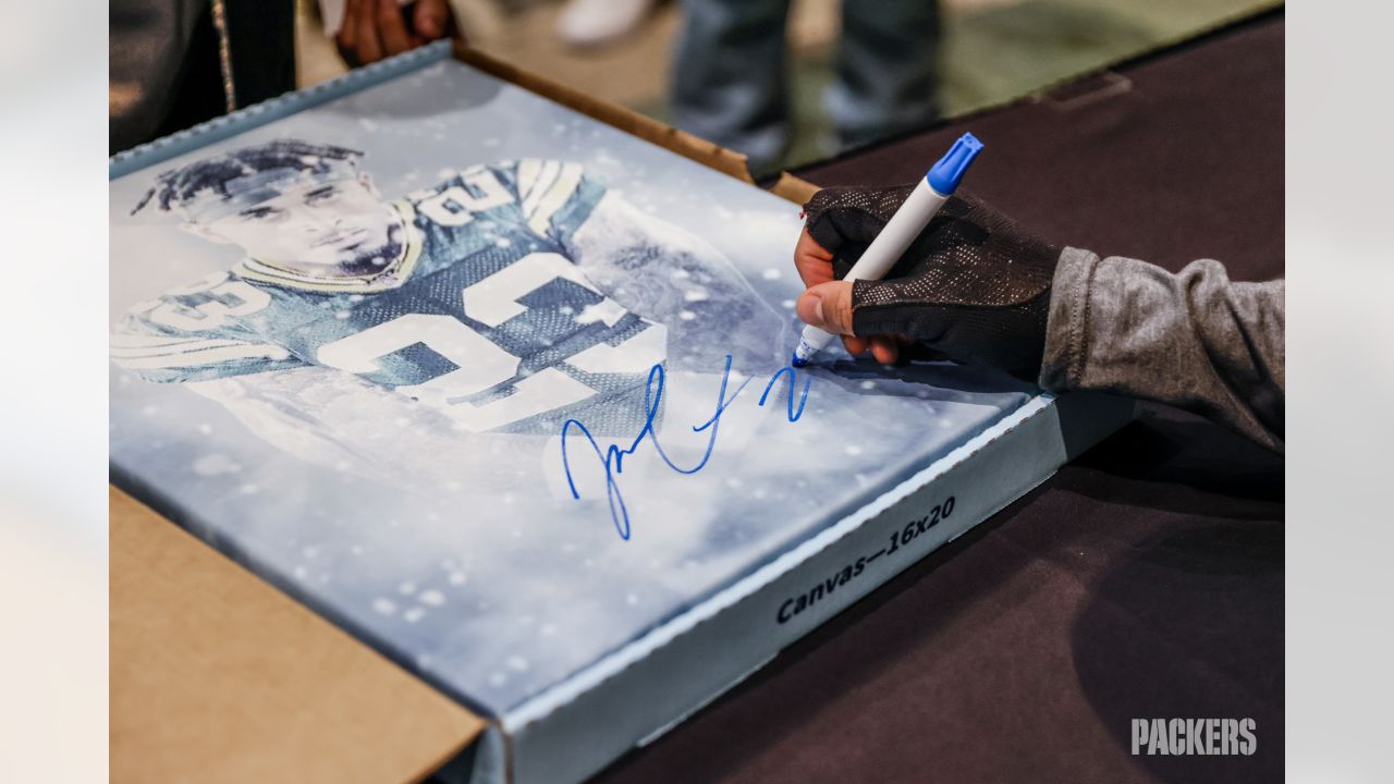 Photos: Eric Stokes, Jaire Alexander sign autographs for Salvation Army's  Red Kettle event