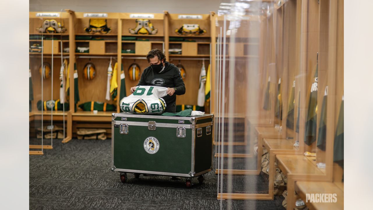 Green Bay Packers on X: Locker room ➡️ field #GBvsATL