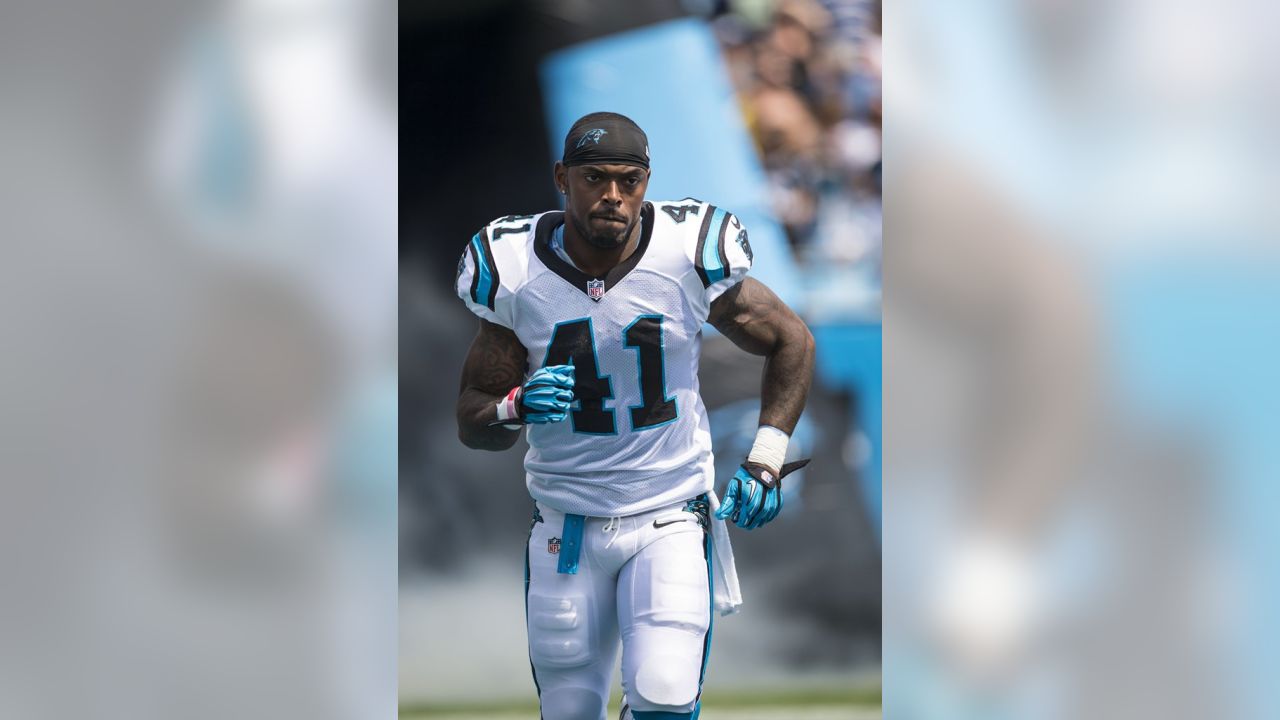 Panthers sign Captain Munnerlyn