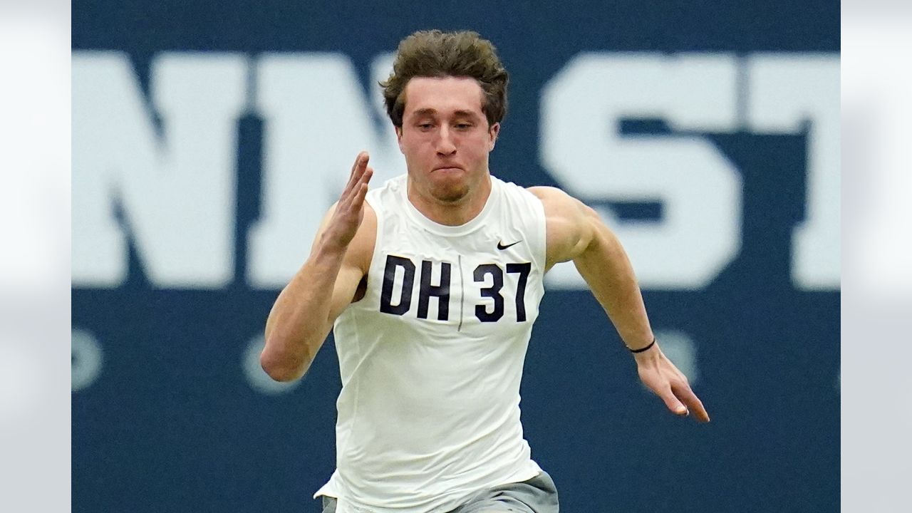 Penn State football's Drew Hartlaub runs a 4.22 40-yard dash 