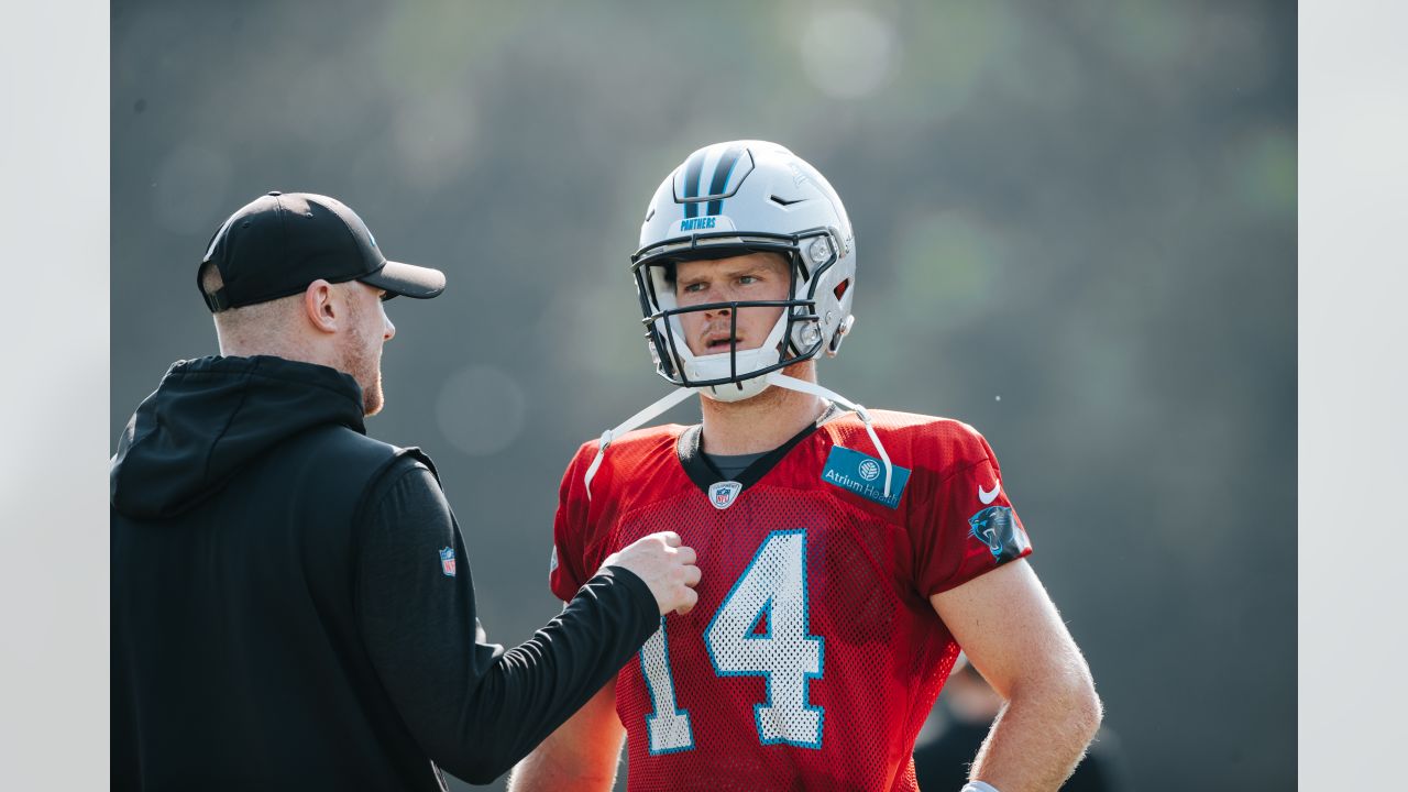 Carolina Panthers QB Sam Darnold Breaks Silence On 2021 Season: 'I'm Not  Playing Good Enough' - Sports Illustrated USC Trojans News, Analysis and  More