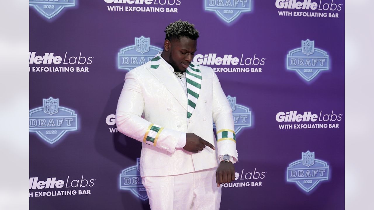 NFL Draft 2022 Red Carpet Outfits & Arrivals, Photos – Rvce News