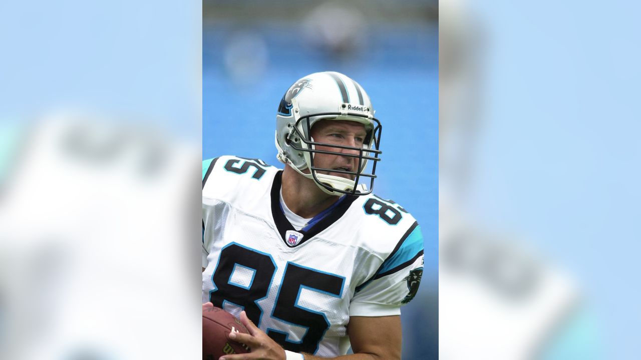 Meet former Panther Pro Bowl tight end Wesley Walls at Microsoft Store -  Charlotte On The Cheap