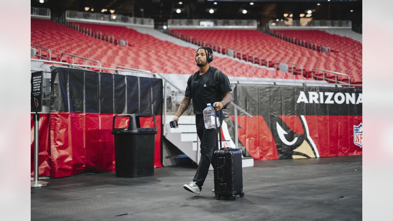 ARRIVAL PHOTOS: Cardinals Arrive For The Panthers Game