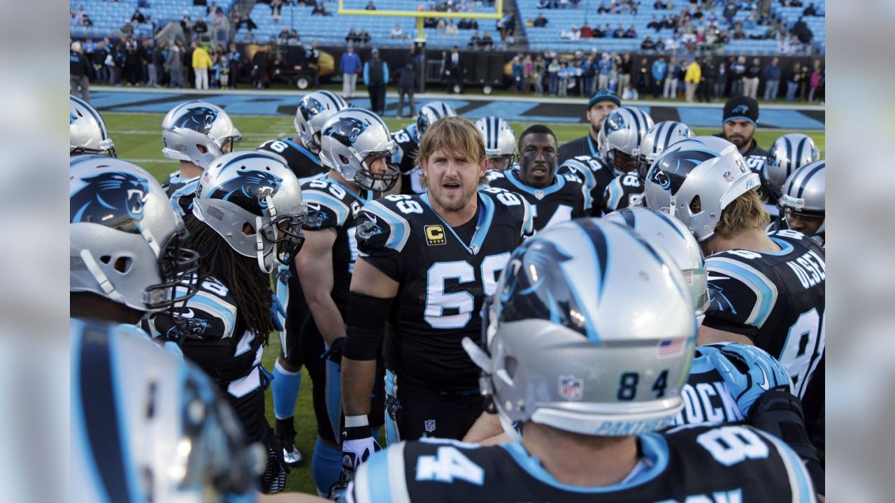 Carolina Panthers' Jordan Gross (69) is shown during the team's NFL  football training camp in Spartanburg, S.C., Thursday, Aug. 6, 2009. (AP  Photo/Chuck Burton Stock Photo - Alamy