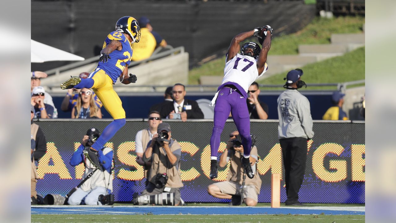 Los Angeles Rams cornerback Duron Lowe warms up before a preseason