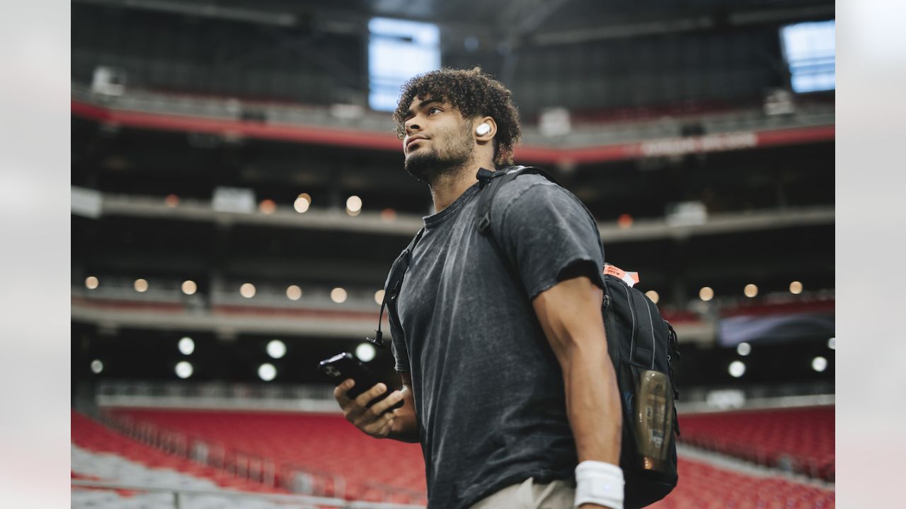 ARRIVAL PHOTOS: Cardinals Arrive For The Panthers Game