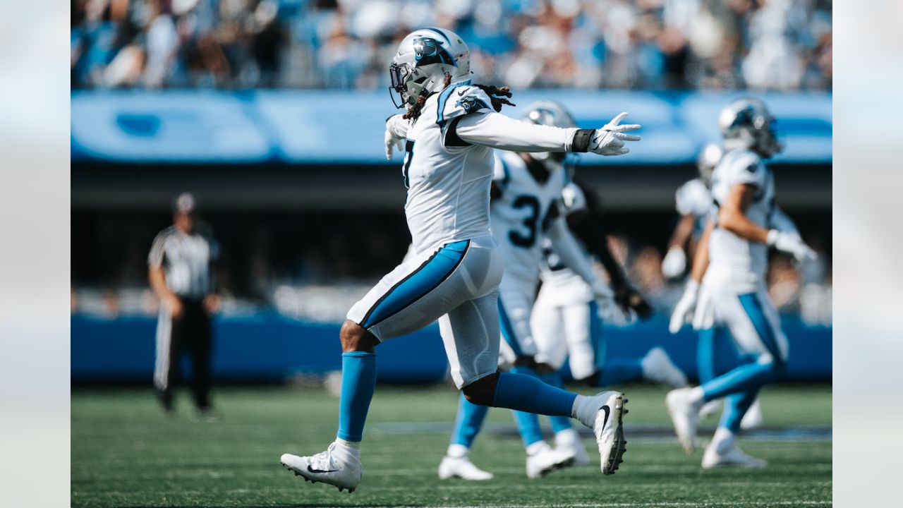 Shaq Thompson will remain with the Panthers on a re-worked deal - Cat  Scratch Reader