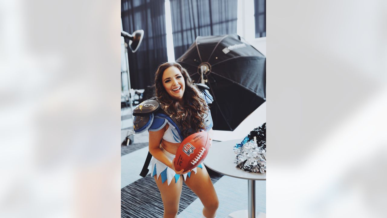 Photo Gallery: Cheerleader Calendar, BTS 3