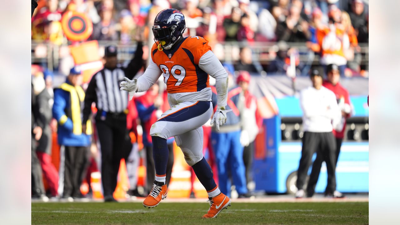 Former Denver Broncos DL DeShawn Williams Sends Parting Message After  Signing With Carolina Panthers - Sports Illustrated Mile High Huddle:  Denver Broncos News, Analysis and More