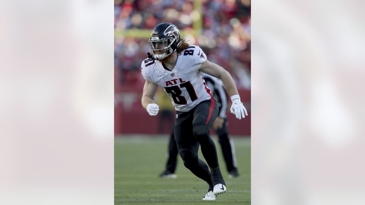 Atlanta Falcons tight end Hayden Hurst (81) and offensive tackle