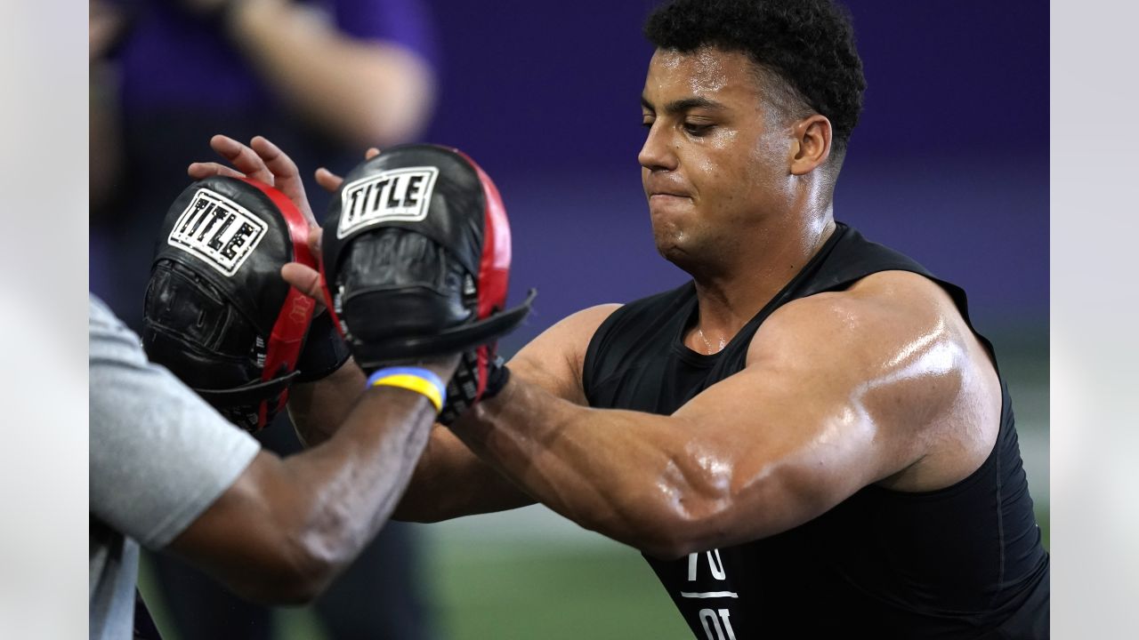 2021 NFL Draft: Offensive Tackle Rashawn Slater, Northwestern